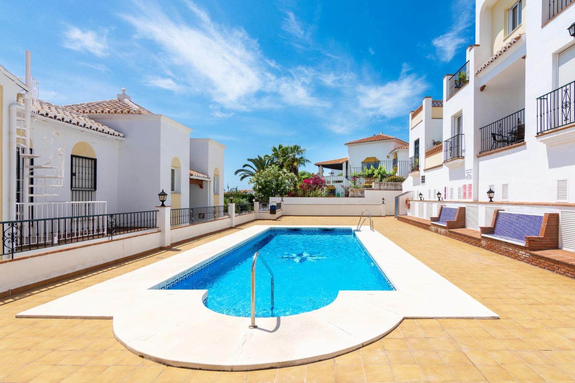Apartamento Chimenea Playa - 2 Dormitorios Y Terraza Nerja Esterno foto