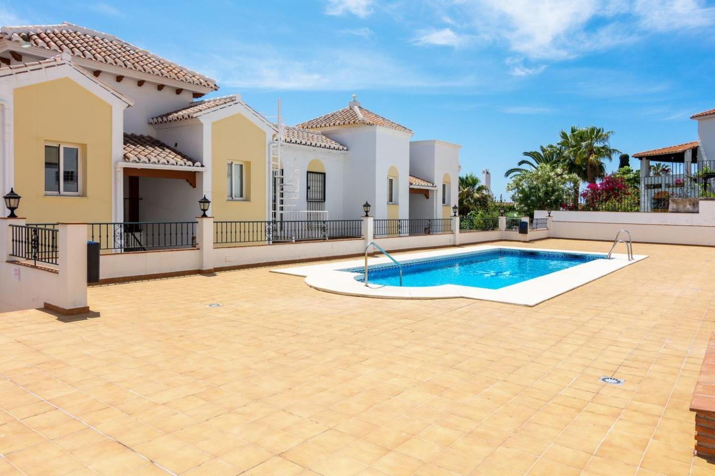 Apartamento Chimenea Playa - 2 Dormitorios Y Terraza Nerja Esterno foto